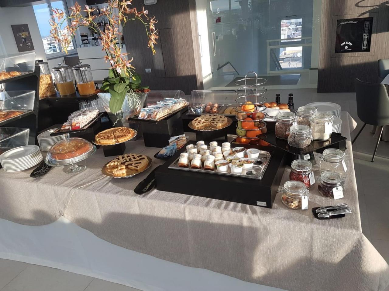 Grieco Business & Spa Hotel Cerignola Bagian luar foto